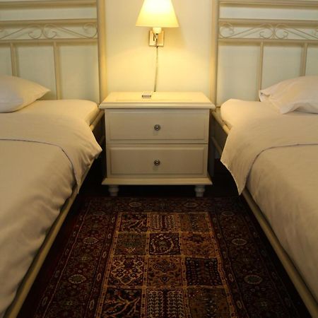 Bed And Breakfast Tomang Джакарта Стая снимка